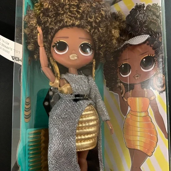 LOL Surprise OMG Royal Bee Fashion Doll with Multiple Surprises - Picture 6 of 10